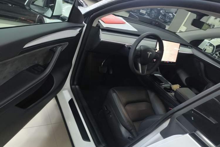 Used Tesla Model Y 2023 Rear-Wheel-Drive Version Driver Seat