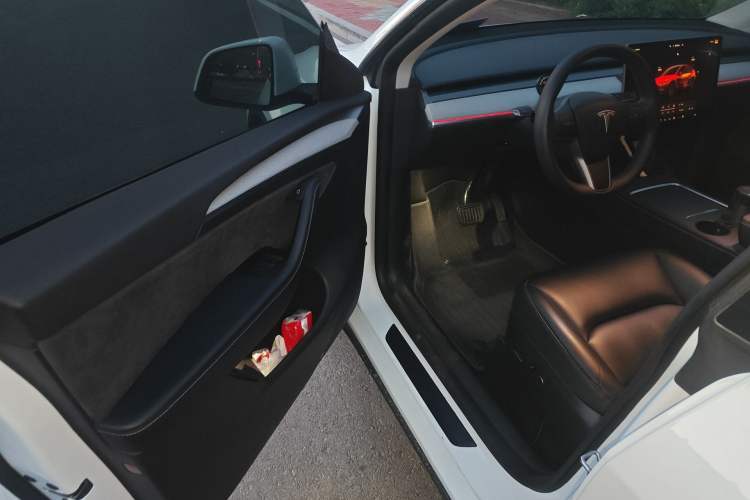 Used Tesla Model Y 2023 Rear-Wheel-Drive Version Driver Seat