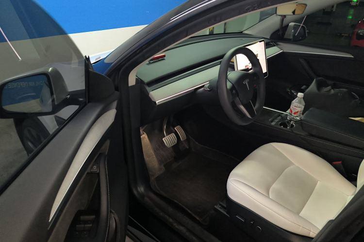 Used Tesla Model Y 2023 High-Performance All-Wheel-Drive Version Driver Seat
