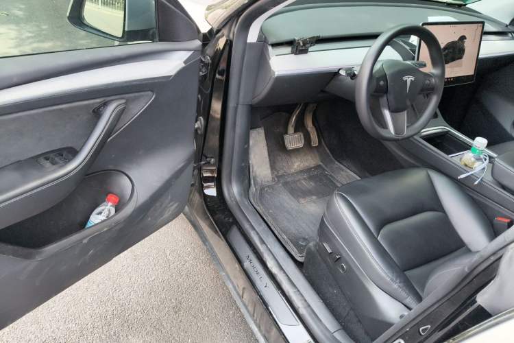 Used Tesla Model Y 2023 Rear-Wheel-Drive Version Driver Seat