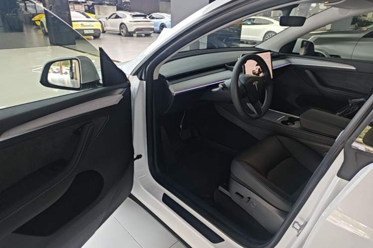 Used Tesla Model Y 2023 Rear-Wheel-Drive Version Driver Seat