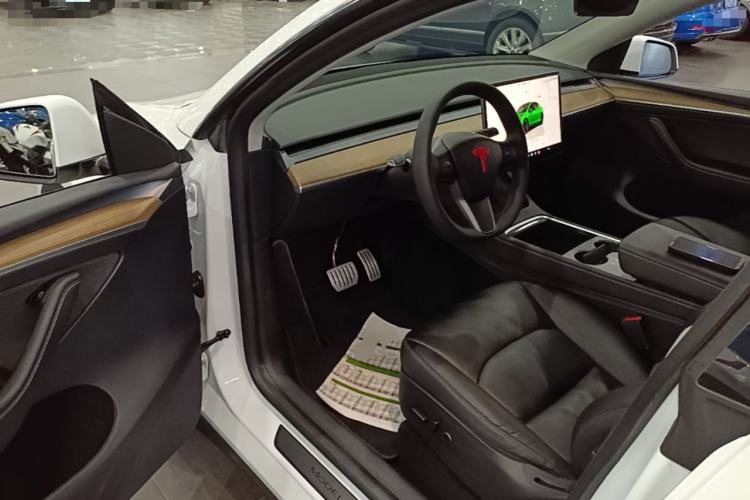 Used Tesla Model Y 2023 High-Performance All-Wheel-Drive Version Driver Seat