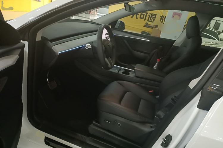 Used Tesla Model Y 2023 Long-Range All-Wheel-Drive Version Driver Seat