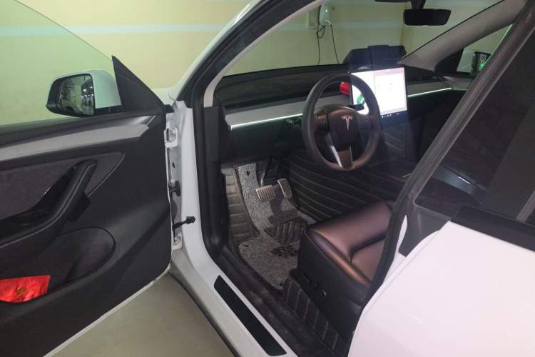 Used Tesla Model Y 2023 Rear-Wheel-Drive Version Driver Seat