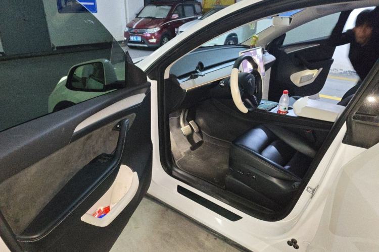 Used Tesla Model Y 2023 Rear-Wheel-Drive Version Driver Seat