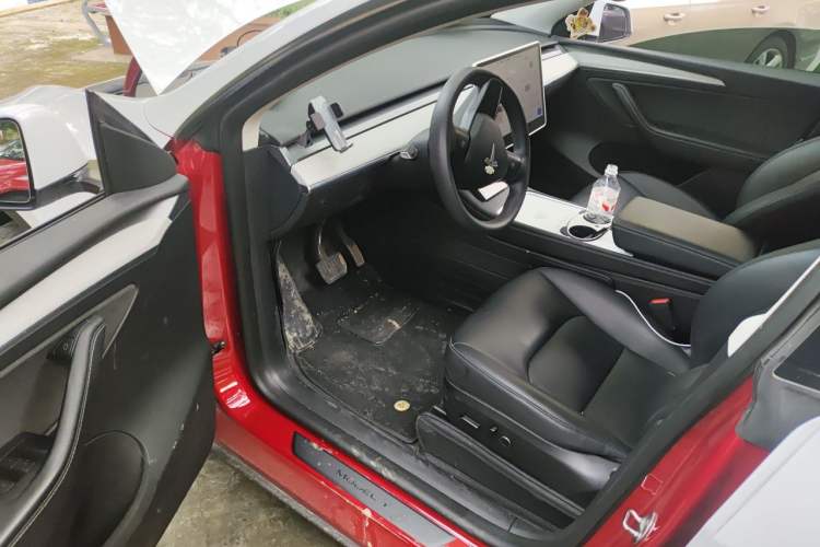Used Tesla Model Y 2023 Rear-Wheel-Drive Version Driver Seat