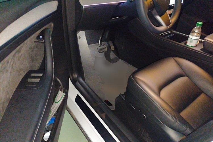Used Tesla Model Y 2023 Rear-Wheel-Drive Version Driver Seat