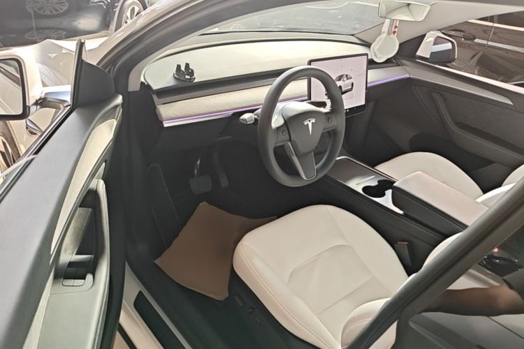Used Tesla Model Y 2023 Rear-Wheel-Drive Version Driver Seat