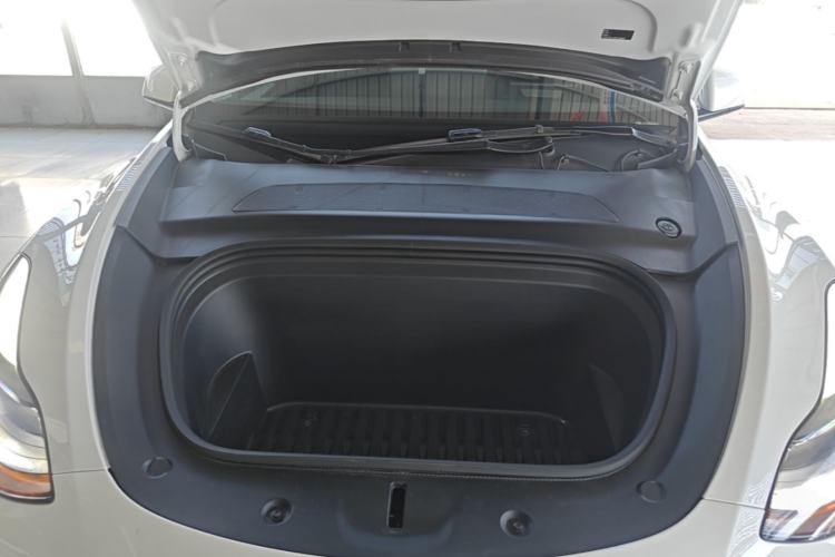 Used Tesla Model Y 2023 Rear-Wheel-Drive Version Engine Bay