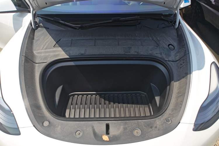 Used Tesla Model Y 2023 Rear-Wheel-Drive Version Engine Bay