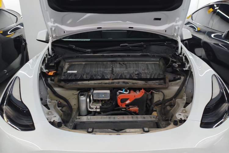 Used Tesla Model Y 2023 Rear-Wheel-Drive Version Engine Bay