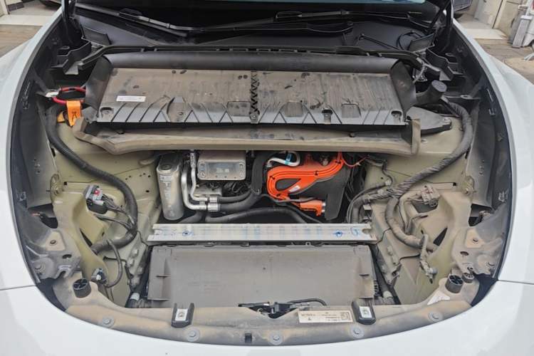 Used Tesla Model Y 2023 Rear-Wheel-Drive Version Engine Bay
