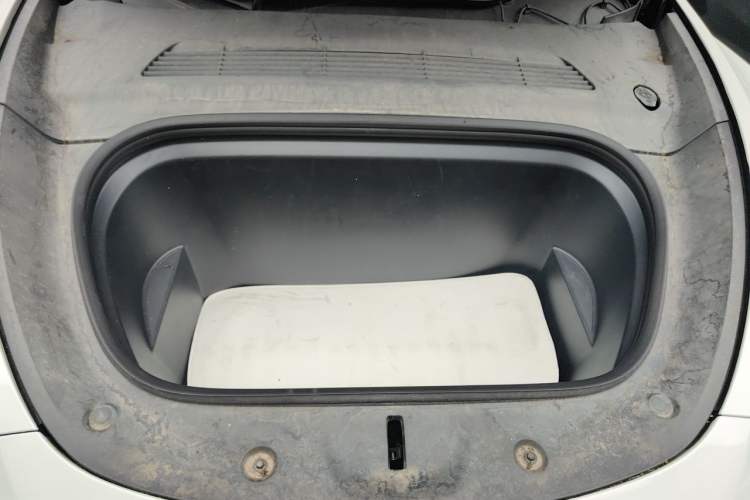 Used Tesla Model Y 2023 Rear-Wheel-Drive Version Engine Bay