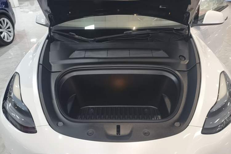 Used Tesla Model Y 2023 Rear-Wheel-Drive Version Engine Bay