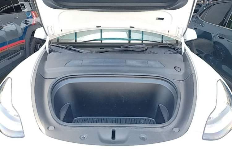 Used Tesla Model Y 2023 Rear-Wheel-Drive Version Engine Bay