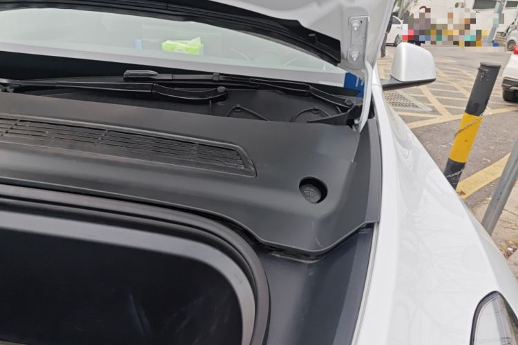 Used Tesla Model Y 2023 Rear-Wheel-Drive Version Engine Bay Left