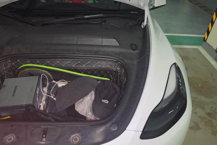 Used Tesla Model Y 2023 Rear-Wheel-Drive Version Engine Bay Left