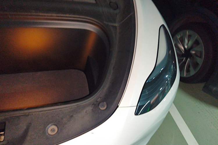 Used Tesla Model Y 2023 Rear-Wheel-Drive Version Engine Bay Left