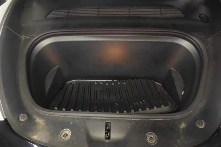 Used Tesla Model Y 2023 Rear-Wheel-Drive Version Engine Bay