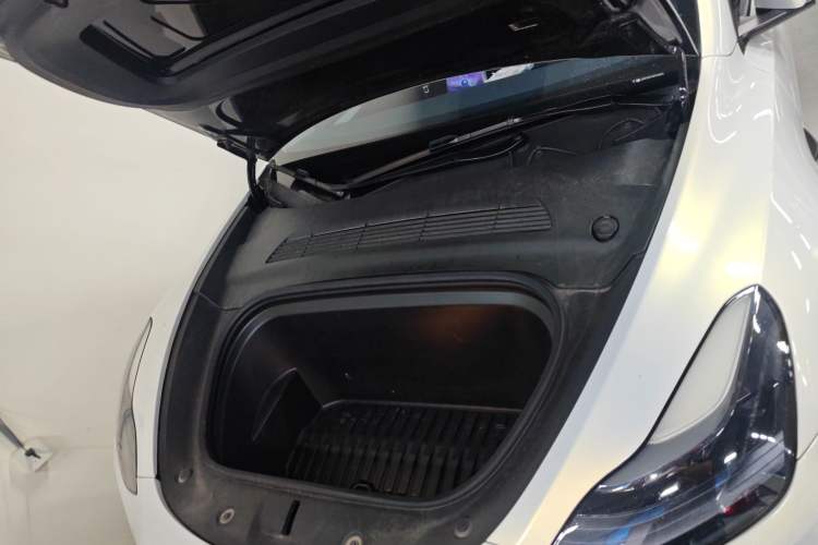 Used Tesla Model Y 2023 Rear-Wheel-Drive Version Engine Bay