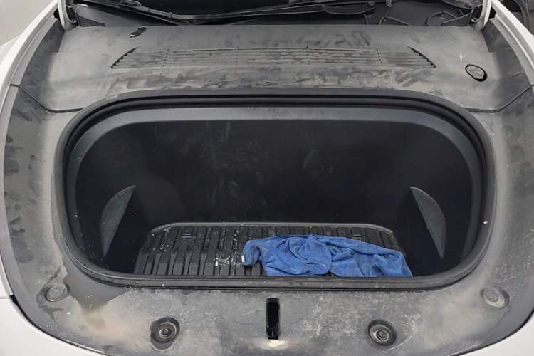 Used Tesla Model Y 2023 Rear-Wheel-Drive Version Engine Bay