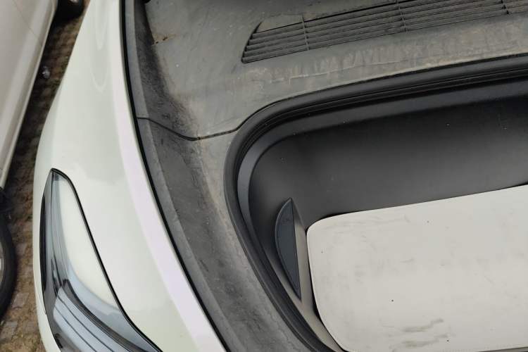 Used Tesla Model Y 2023 Rear-Wheel-Drive Version Engine Bay Right