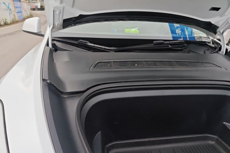 Used Tesla Model Y 2023 Rear-Wheel-Drive Version Engine Bay Right