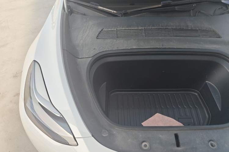 Used Tesla Model Y 2023 Rear-Wheel-Drive Version Engine Bay Right