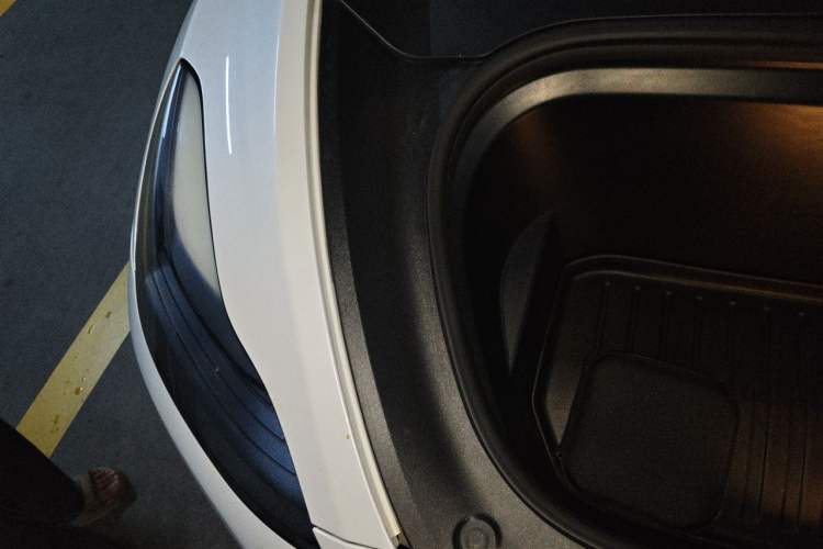 Used Tesla Model Y 2023 Rear-Wheel-Drive Version Engine Bay Right