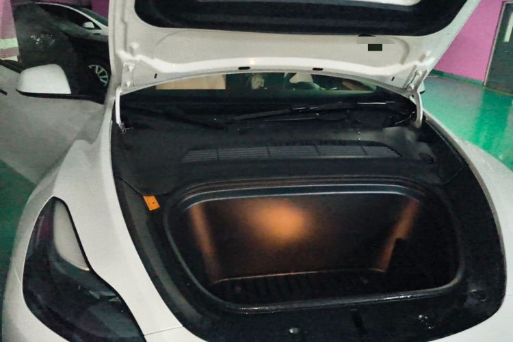 Used Tesla Model Y 2023 Rear-Wheel-Drive Version Engine Bay Right