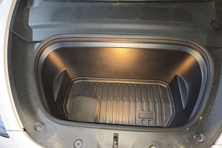 Used Tesla Model Y 2023 Rear-Wheel-Drive Version Engine Bay