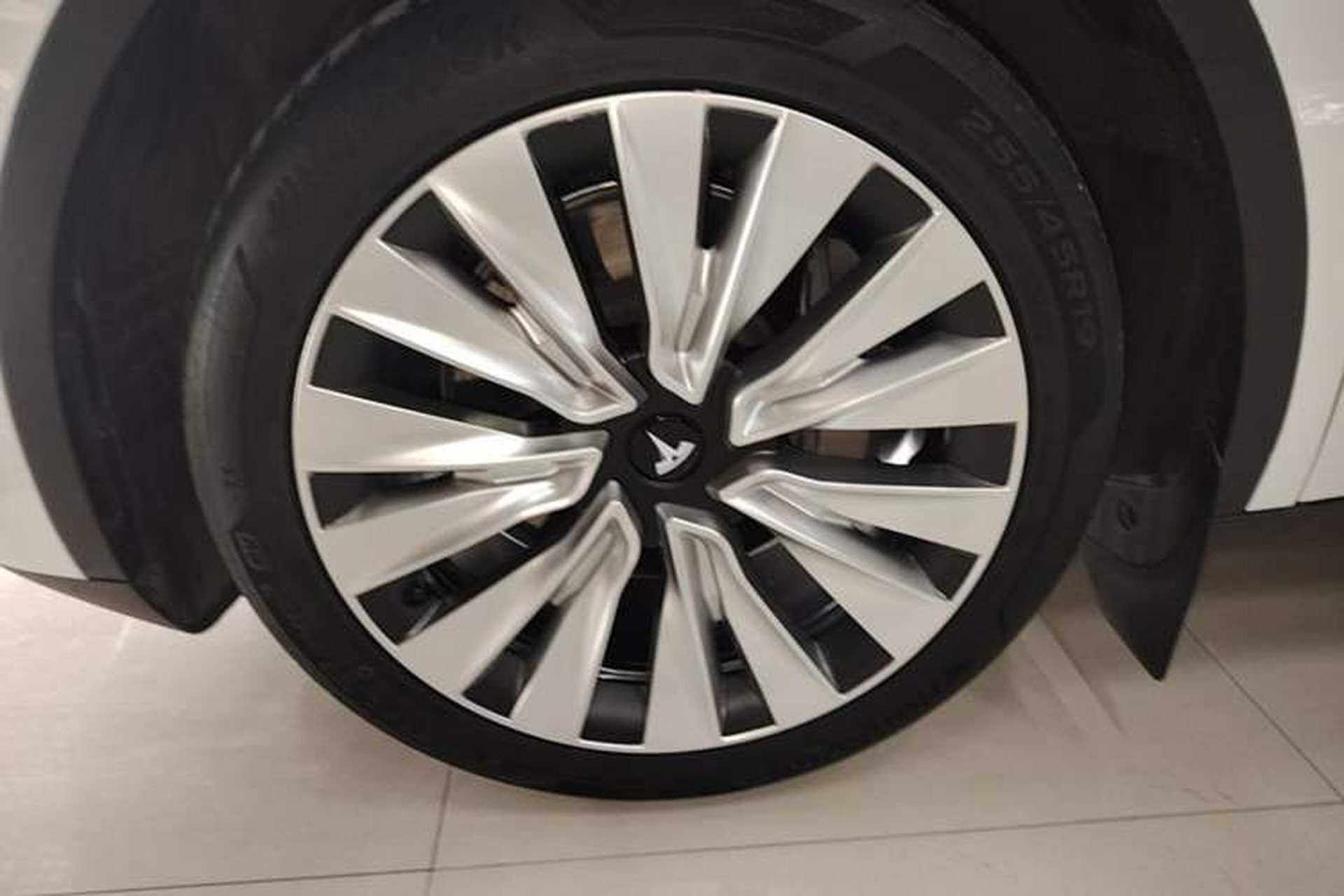 Used Tesla Model Y 2023 Long-Range All-Wheel-Drive Version Exterior 1