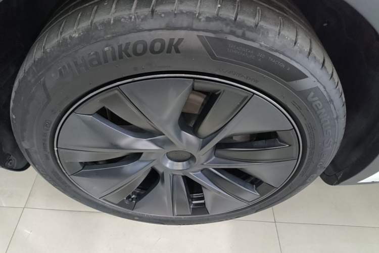 Used Tesla Model Y 2023 Long-Range All-Wheel-Drive Version Exterior 1