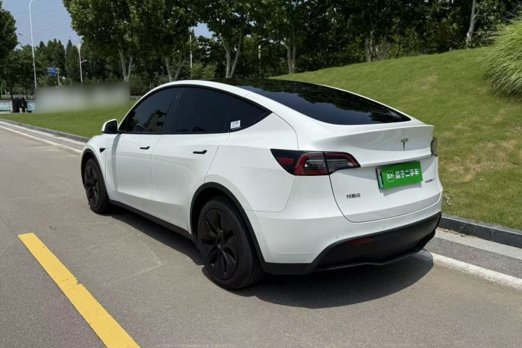 Used Tesla Model Y 2023 Rear-Wheel-Drive Version Exterior 2