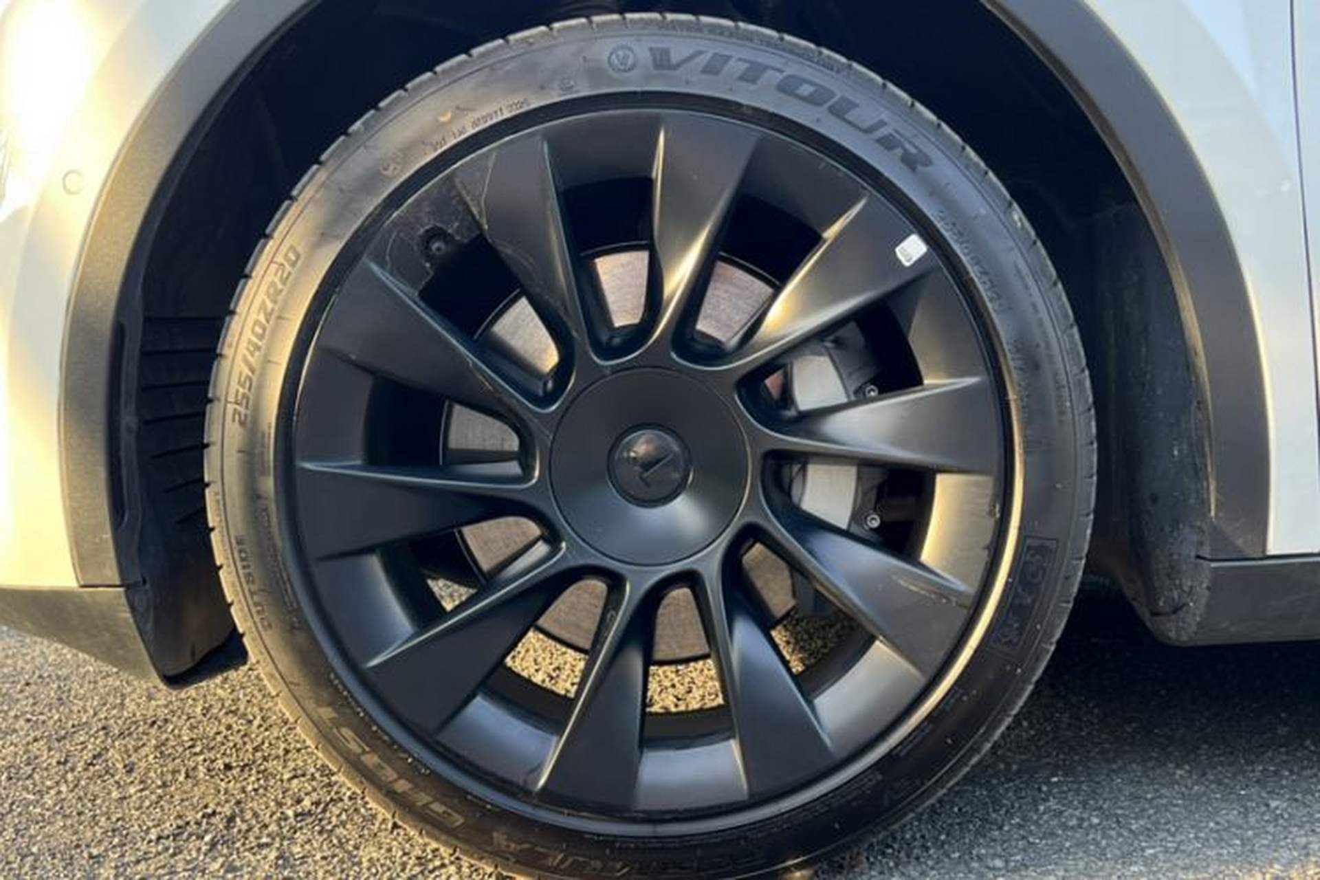 Used Tesla Model Y 2023 Rear-Wheel-Drive Version Exterior 2