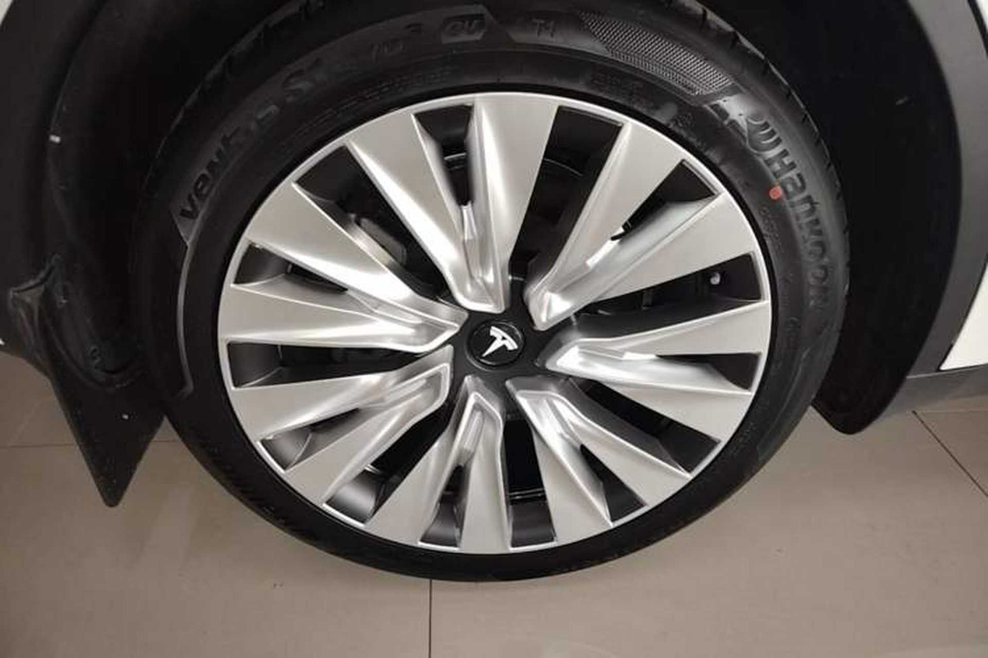 Used Tesla Model Y 2023 Long-Range All-Wheel-Drive Version Exterior 2
