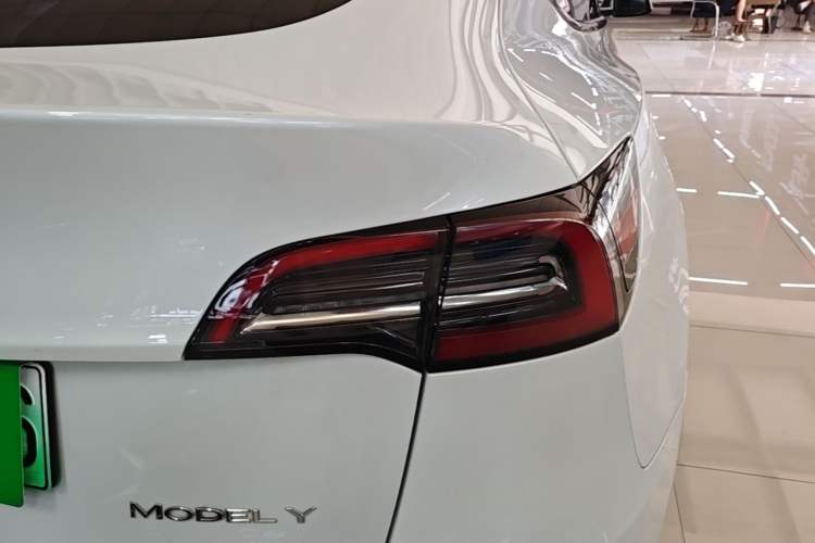 Used Tesla Model Y 2023 Rear-Wheel-Drive Version Exterior 3