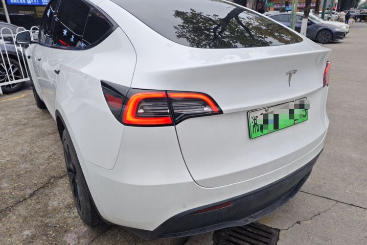 Used Tesla Model Y 2023 Long-Range All-Wheel-Drive Version Exterior 3