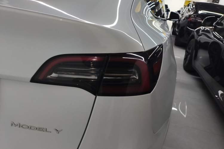Used Tesla Model Y 2023 Rear-Wheel-Drive Version Exterior 3