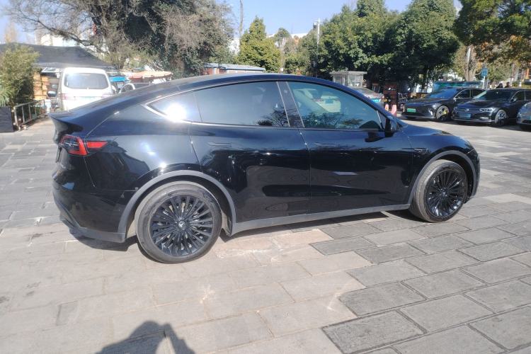 Used Tesla Model Y 2023 Rear-Wheel-Drive Version Exterior 3