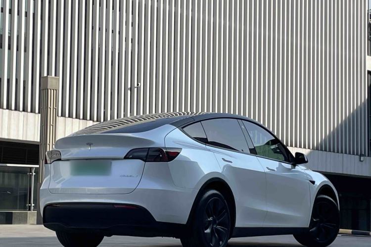 Used Tesla Model Y 2023 Rear-Wheel-Drive Version Exterior 3