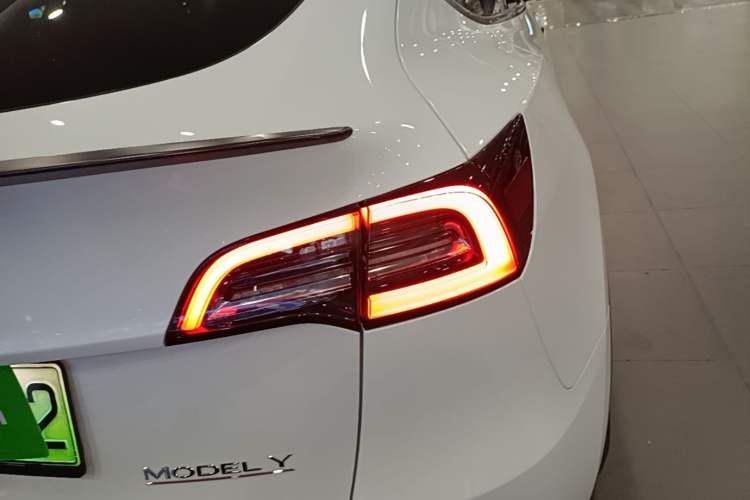 Used Tesla Model Y 2023 High-Performance All-Wheel-Drive Version Exterior 3