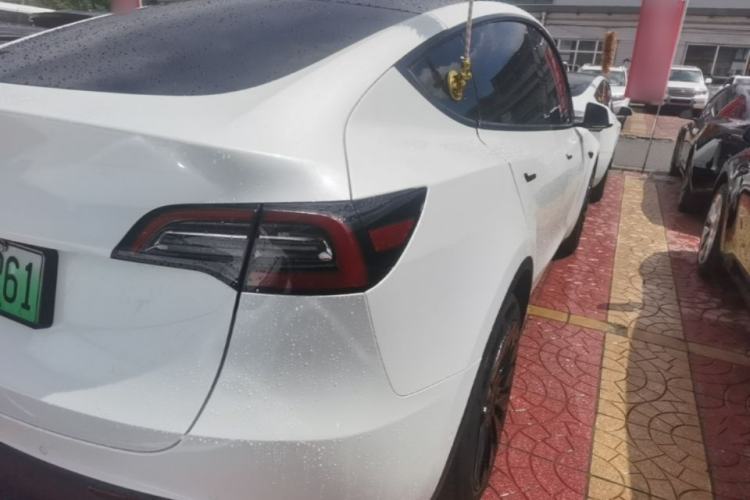Used Tesla Model Y 2023 Long-Range All-Wheel-Drive Version Exterior 3