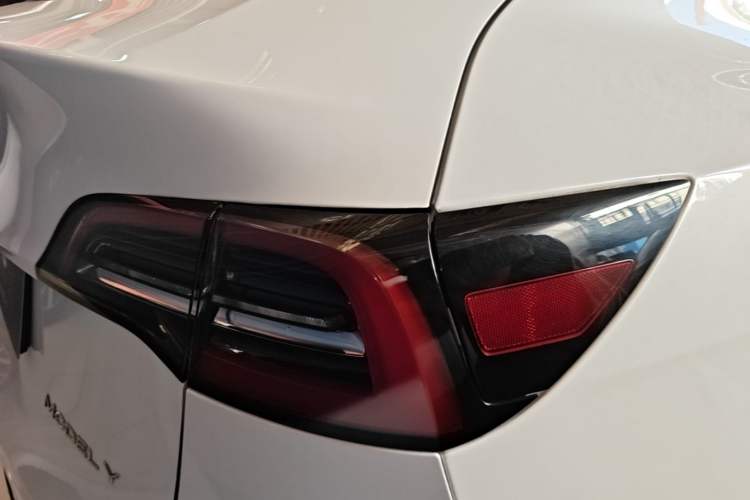 Used Tesla Model Y 2023 Rear-Wheel-Drive Version Exterior 3