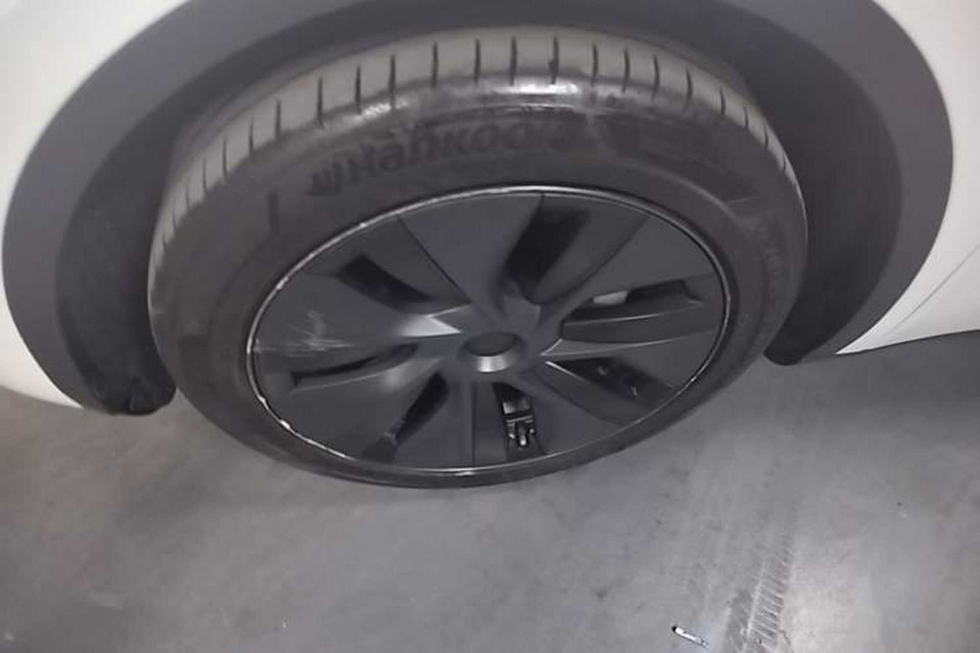 Used Tesla Model Y 2023 Long-Range All-Wheel-Drive Version Exterior 4