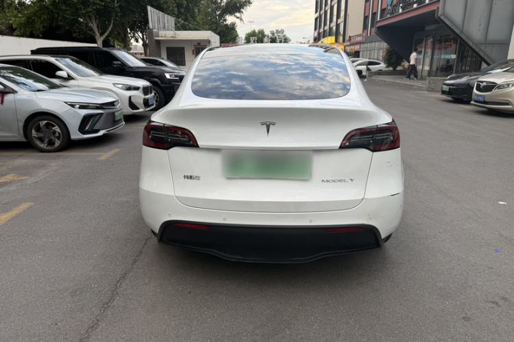 Used Tesla Model Y 2023 Long-Range All-Wheel-Drive Version Exterior 6