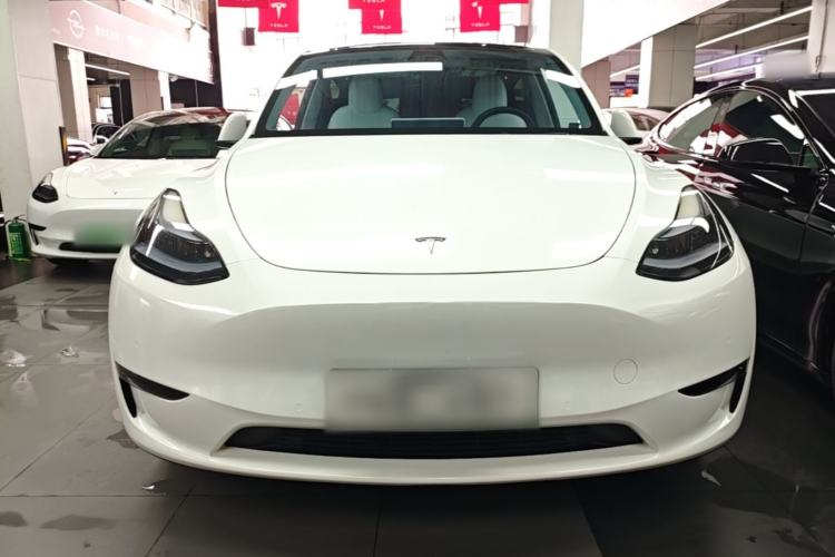 Used Tesla Model Y 2023 Long-Range All-Wheel-Drive Version Front