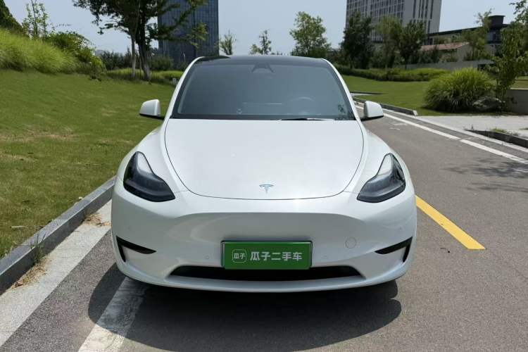Used Tesla Model Y 2023 Rear-Wheel-Drive Version Front