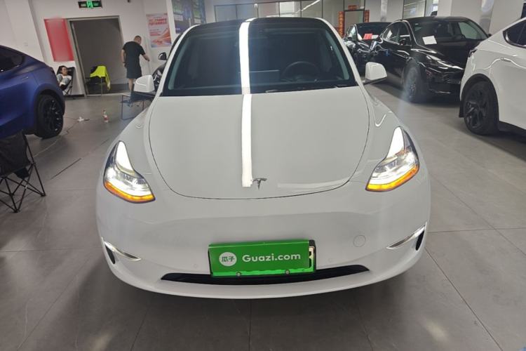 Used Tesla Model Y 2023 Long-Range All-Wheel-Drive Version Front