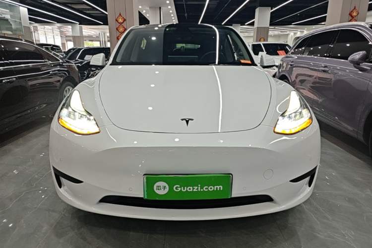 Used Tesla Model Y 2023 Rear-Wheel-Drive Version Front